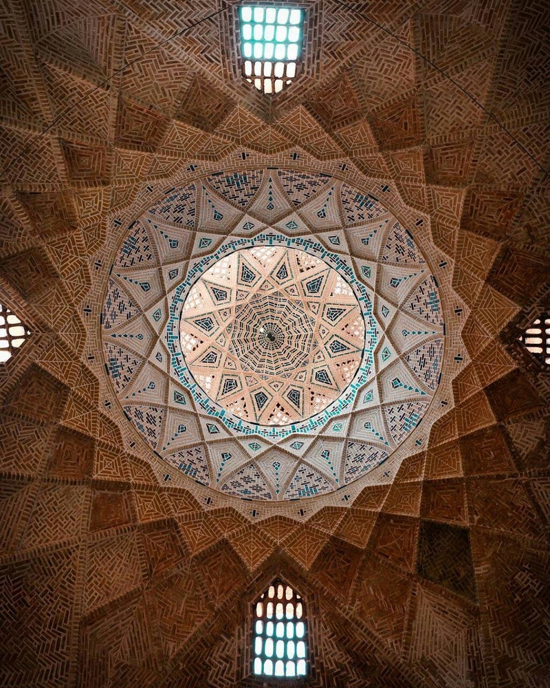  سقف بازار خان یزد از نمونه‌های زیبای معماری ایرانی